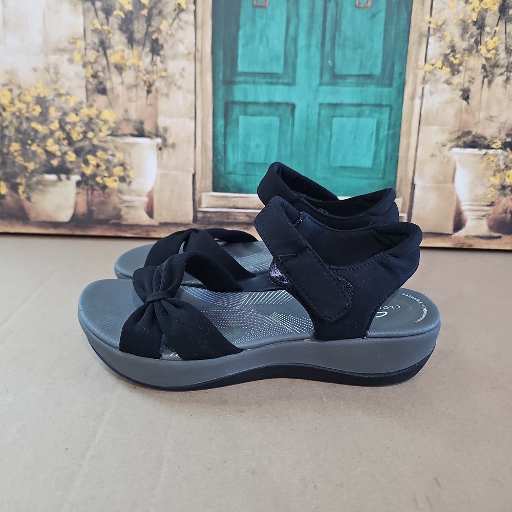 Clarks Sandals Women's 6.5 Arla Shore Black Textile Cloudsteppers